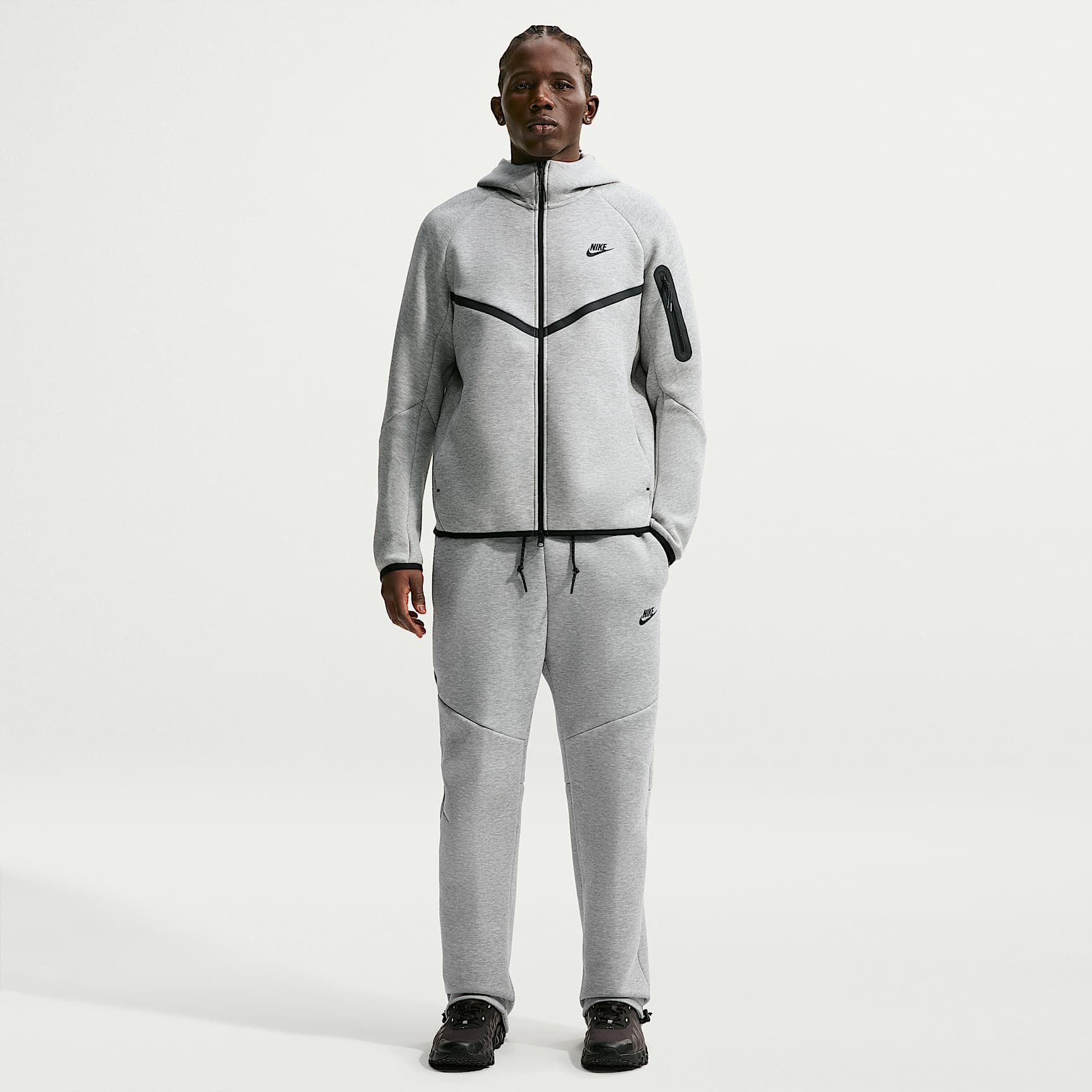 Nike Tech Men's Open-Hem Fleece Trousers. Nike ZA